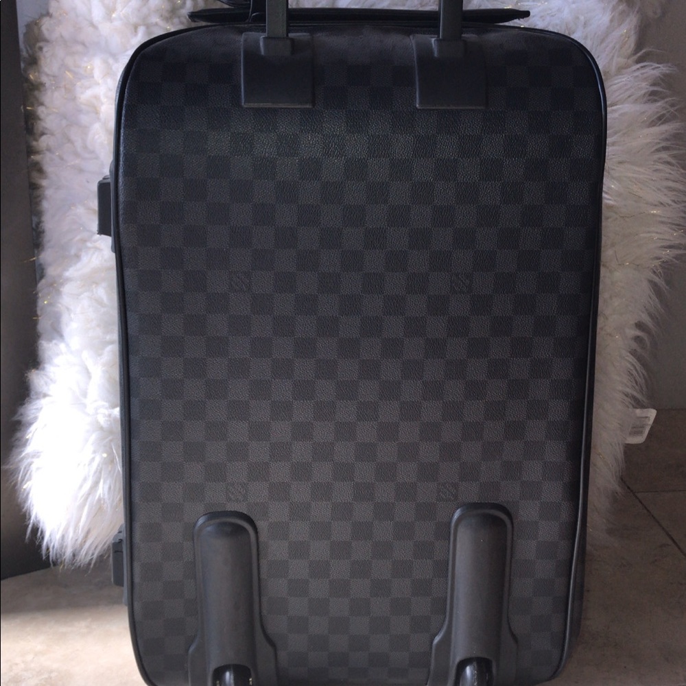 Louis Vuitton Two-wheeled Carryon bag